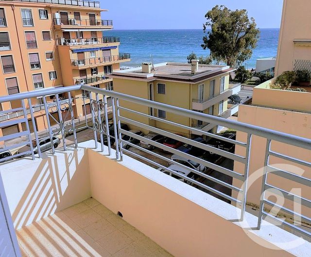 Appartement F3 à vendre - 3 pièces - 52.64 m2 - ROQUEBRUNE CAP MARTIN - 06 - PROVENCE-ALPES-COTE-D-AZUR - Century 21 Agence Molière