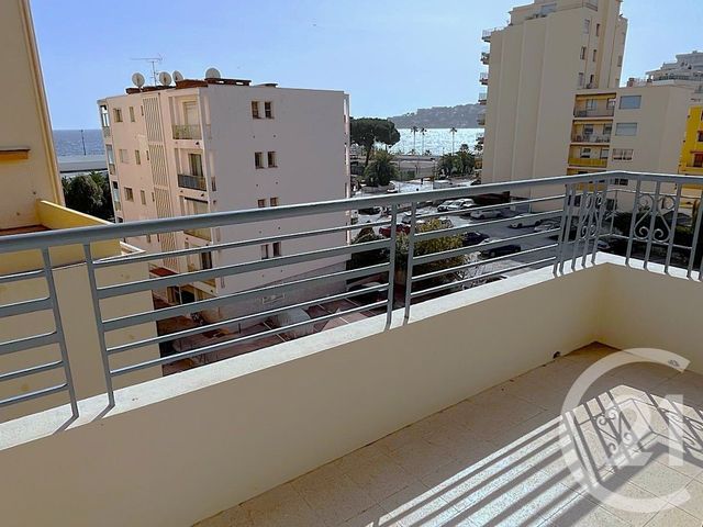 Appartement F3 à vendre - 3 pièces - 52.64 m2 - ROQUEBRUNE CAP MARTIN - 06 - PROVENCE-ALPES-COTE-D-AZUR - Century 21 Agence Molière