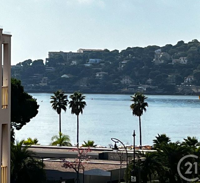 Appartement F3 à vendre - 3 pièces - 52.64 m2 - ROQUEBRUNE CAP MARTIN - 06 - PROVENCE-ALPES-COTE-D-AZUR - Century 21 Agence Molière