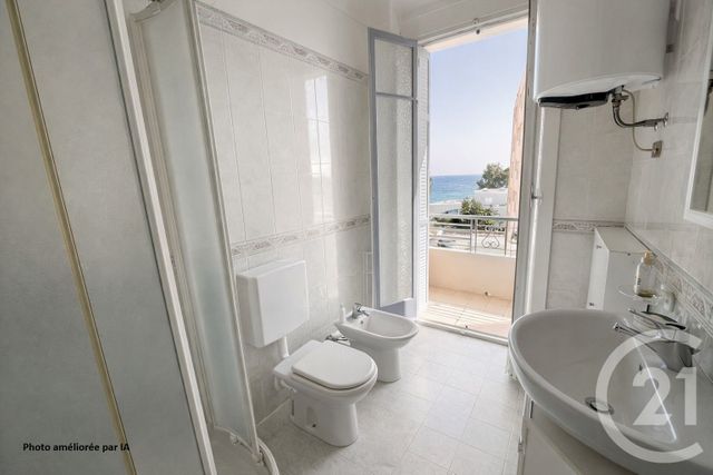 Appartement F3 à vendre - 3 pièces - 52.64 m2 - ROQUEBRUNE CAP MARTIN - 06 - PROVENCE-ALPES-COTE-D-AZUR - Century 21 Agence Molière