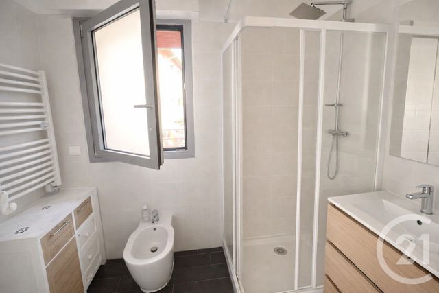 Appartement Studio à vendre - 1 pièce - 29.0 m2 - ROQUEBRUNE CAP MARTIN - 06 - PROVENCE-ALPES-COTE-D-AZUR - Century 21 Agence Molière