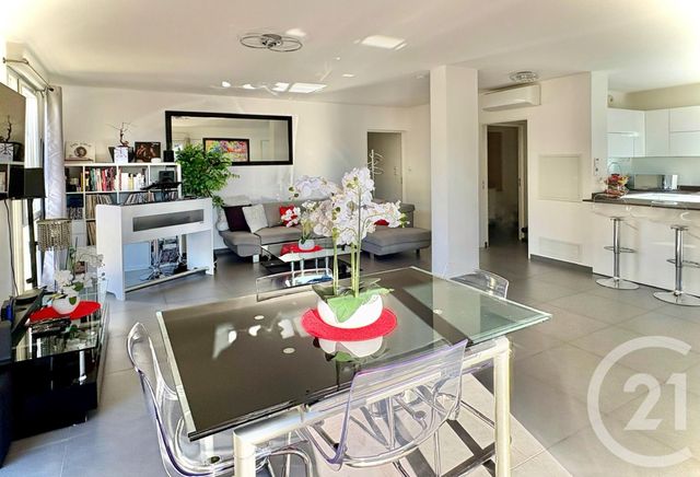 Appartement à vendre - 4 pièces - 92.32 m2 - MENTON - 06 - PROVENCE-ALPES-COTE-D-AZUR - Century 21 Agence Molière