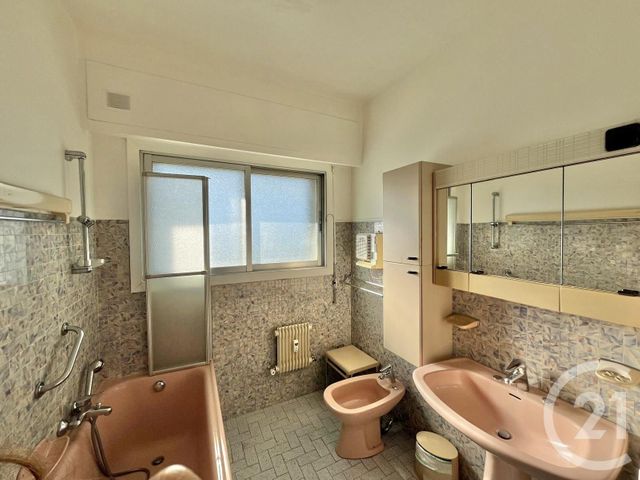 Appartement F2 à louer - 2 pièces - 45.82 m2 - ROQUEBRUNE CAP MARTIN - 06 - PROVENCE-ALPES-COTE-D-AZUR - Century 21 Agence Molière