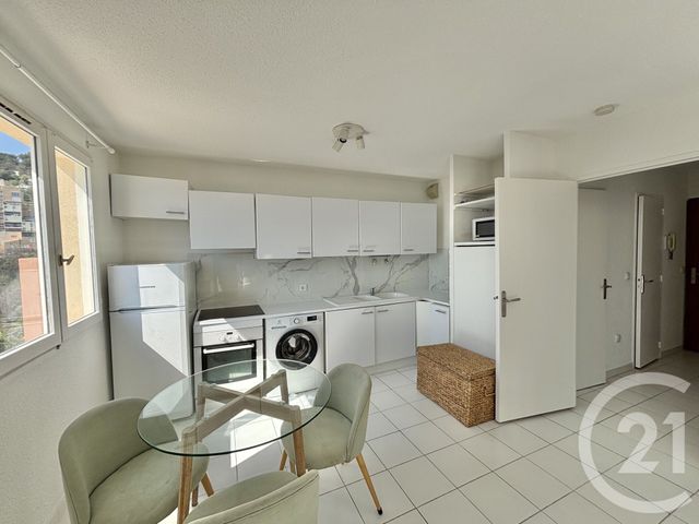 Appartement F2 à louer - 2 pièces - 41.7 m2 - ROQUEBRUNE CAP MARTIN - 06 - PROVENCE-ALPES-COTE-D-AZUR - Century 21 Agence Molière