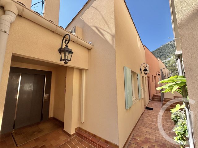 Appartement F2 à louer - 2 pièces - 41.7 m2 - ROQUEBRUNE CAP MARTIN - 06 - PROVENCE-ALPES-COTE-D-AZUR - Century 21 Agence Molière