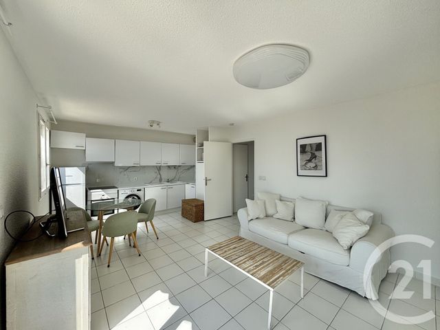 Appartement F2 à louer - 2 pièces - 41.7 m2 - ROQUEBRUNE CAP MARTIN - 06 - PROVENCE-ALPES-COTE-D-AZUR - Century 21 Agence Molière