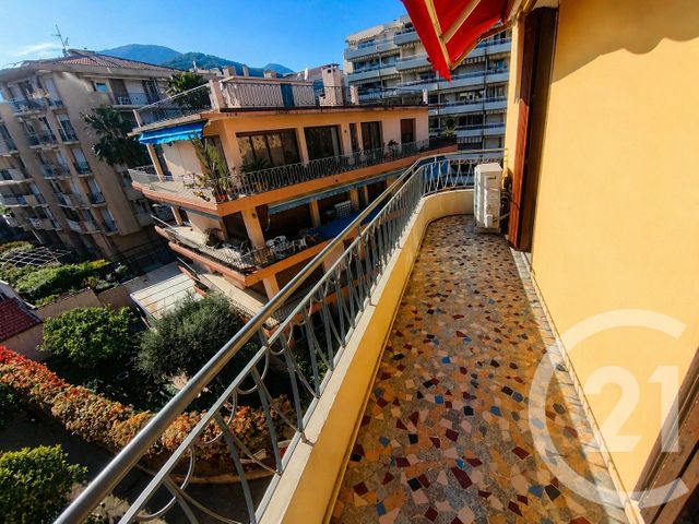 Appartement F3 à vendre - 3 pièces - 46.95 m2 - ROQUEBRUNE CAP MARTIN - 06 - PROVENCE-ALPES-COTE-D-AZUR - Century 21 Agence Molière