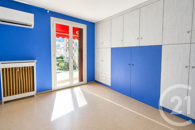 Appartement F3 à vendre - 3 pièces - 46.95 m2 - ROQUEBRUNE CAP MARTIN - 06 - PROVENCE-ALPES-COTE-D-AZUR - Century 21 Agence Molière