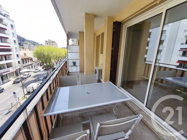 Appartement F2 à louer - 2 pièces - 46.9 m2 - NICE - 06 - PROVENCE-ALPES-COTE-D-AZUR - Century 21 Agence Molière