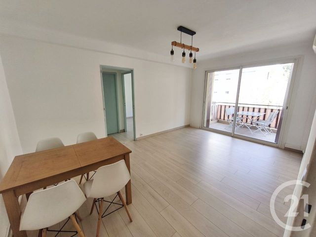 Appartement F2 à louer - 2 pièces - 46.9 m2 - NICE - 06 - PROVENCE-ALPES-COTE-D-AZUR - Century 21 Agence Molière