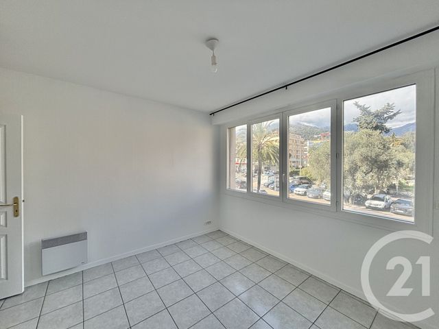 Appartement F3 à louer - 3 pièces - 60.64 m2 - MENTON - 06 - PROVENCE-ALPES-COTE-D-AZUR - Century 21 Agence Molière
