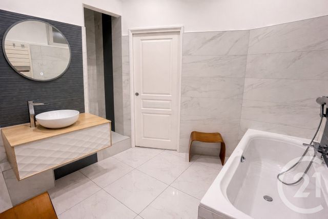 Appartement F3 à vendre - 3 pièces - 74.27 m2 - MENTON - 06 - PROVENCE-ALPES-COTE-D-AZUR - Century 21 Agence Molière