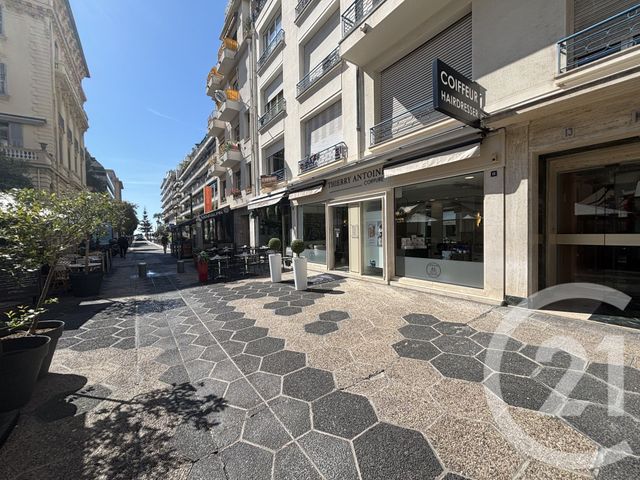 Appartement F2 à louer - 3 pièces - 52.35 m2 - NICE - 06 - PROVENCE-ALPES-COTE-D-AZUR - Century 21 Agence Molière