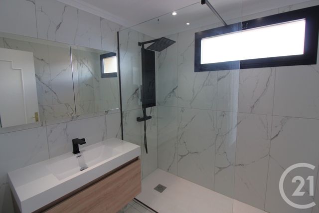 Appartement F3 à vendre - 3 pièces - 69.6 m2 - ROQUEBRUNE CAP MARTIN - 06 - PROVENCE-ALPES-COTE-D-AZUR - Century 21 Agence Molière