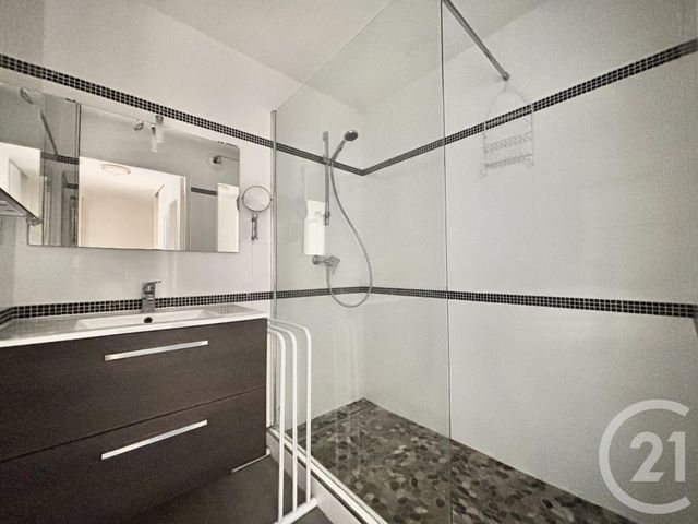 Appartement F3 à louer - 3 pièces - 61.44 m2 - NICE - 06 - PROVENCE-ALPES-COTE-D-AZUR - Century 21 Agence Molière