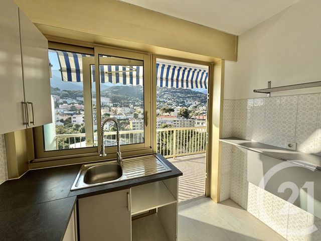 Appartement T2 à louer - 2 pièces - 56.21 m2 - ROQUEBRUNE CAP MARTIN - 06 - PROVENCE-ALPES-COTE-D-AZUR - Century 21 Agence Molière