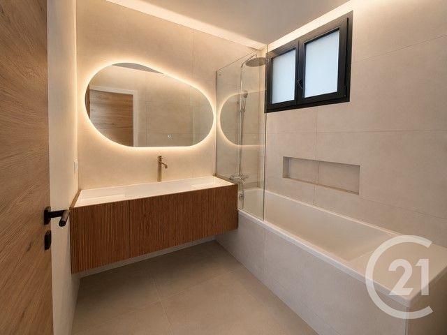 Appartement F4 à vendre - 4 pièces - 74.32 m2 - ROQUEBRUNE CAP MARTIN - 06 - PROVENCE-ALPES-COTE-D-AZUR - Century 21 Agence Molière