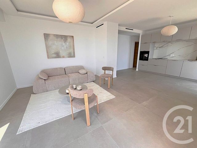 Appartement F4 à vendre - 4 pièces - 74.32 m2 - ROQUEBRUNE CAP MARTIN - 06 - PROVENCE-ALPES-COTE-D-AZUR - Century 21 Agence Molière