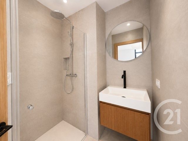 Appartement F4 à vendre - 4 pièces - 74.32 m2 - ROQUEBRUNE CAP MARTIN - 06 - PROVENCE-ALPES-COTE-D-AZUR - Century 21 Agence Molière