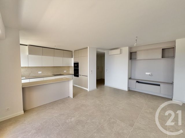 Appartement F3 à louer - 3 pièces - 70.22 m2 - ROQUEBRUNE CAP MARTIN - 06 - PROVENCE-ALPES-COTE-D-AZUR - Century 21 Agence Molière