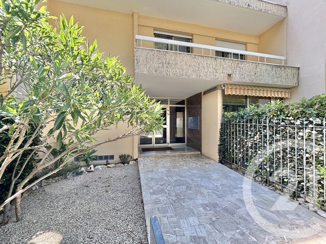 Appartement F3 à louer - 3 pièces - 70.22 m2 - ROQUEBRUNE CAP MARTIN - 06 - PROVENCE-ALPES-COTE-D-AZUR - Century 21 Agence Molière