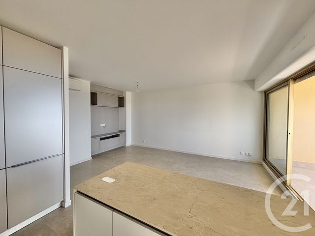 Appartement F3 à louer - 3 pièces - 70.22 m2 - ROQUEBRUNE CAP MARTIN - 06 - PROVENCE-ALPES-COTE-D-AZUR - Century 21 Agence Molière