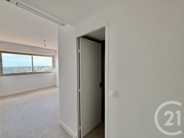 Appartement F3 à louer - 3 pièces - 70.22 m2 - ROQUEBRUNE CAP MARTIN - 06 - PROVENCE-ALPES-COTE-D-AZUR - Century 21 Agence Molière