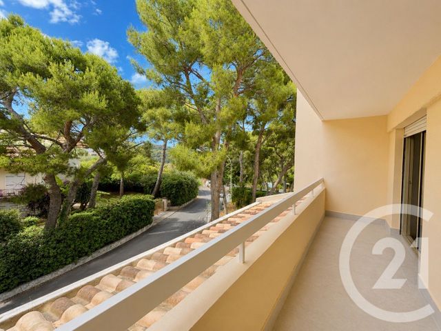Appartement F3 à louer - 3 pièces - 70.22 m2 - ROQUEBRUNE CAP MARTIN - 06 - PROVENCE-ALPES-COTE-D-AZUR - Century 21 Agence Molière
