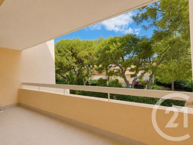 Appartement F3 à louer - 3 pièces - 70.22 m2 - ROQUEBRUNE CAP MARTIN - 06 - PROVENCE-ALPES-COTE-D-AZUR - Century 21 Agence Molière