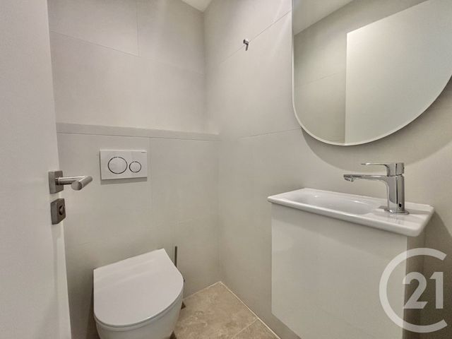 Appartement F3 à louer - 3 pièces - 70.22 m2 - ROQUEBRUNE CAP MARTIN - 06 - PROVENCE-ALPES-COTE-D-AZUR - Century 21 Agence Molière