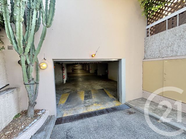Appartement F3 à louer - 3 pièces - 70.22 m2 - ROQUEBRUNE CAP MARTIN - 06 - PROVENCE-ALPES-COTE-D-AZUR - Century 21 Agence Molière