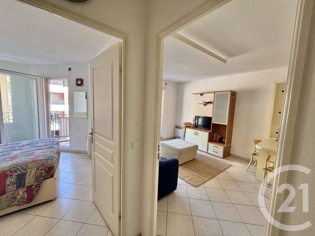 Appartement F2 à louer - 2 pièces - 38.65 m2 - ROQUEBRUNE CAP MARTIN - 06 - PROVENCE-ALPES-COTE-D-AZUR - Century 21 Agence Molière