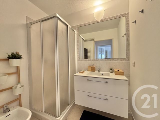 Appartement F2 à louer - 2 pièces - 38.65 m2 - ROQUEBRUNE CAP MARTIN - 06 - PROVENCE-ALPES-COTE-D-AZUR - Century 21 Agence Molière