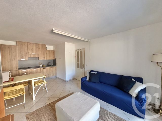 Appartement F2 à louer - 2 pièces - 38.65 m2 - ROQUEBRUNE CAP MARTIN - 06 - PROVENCE-ALPES-COTE-D-AZUR - Century 21 Agence Molière