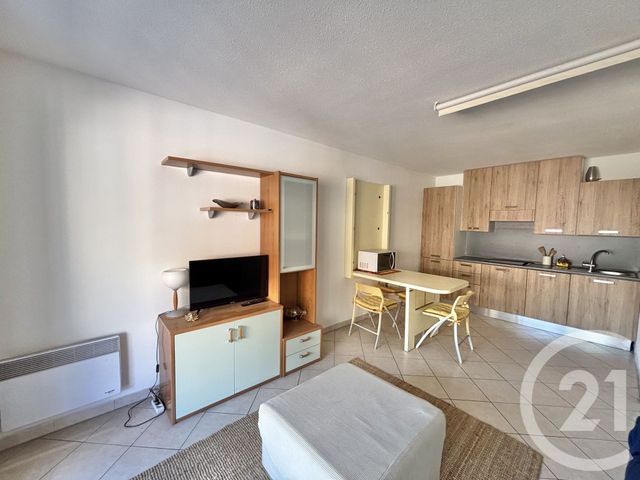 Appartement F2 à louer - 2 pièces - 38.65 m2 - ROQUEBRUNE CAP MARTIN - 06 - PROVENCE-ALPES-COTE-D-AZUR - Century 21 Agence Molière