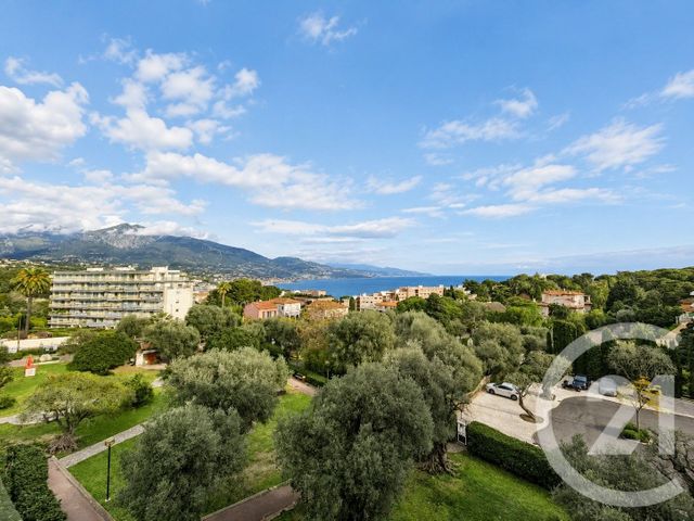 Appartement F4 à vendre - 4 pièces - 126.7 m2 - ROQUEBRUNE CAP MARTIN - 06 - PROVENCE-ALPES-COTE-D-AZUR - Century 21 Agence Molière