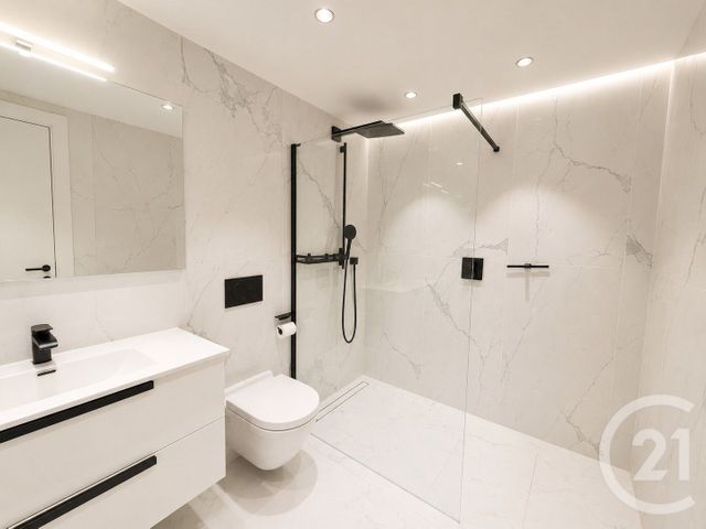 Appartement F4 à vendre - 4 pièces - 126.7 m2 - ROQUEBRUNE CAP MARTIN - 06 - PROVENCE-ALPES-COTE-D-AZUR - Century 21 Agence Molière