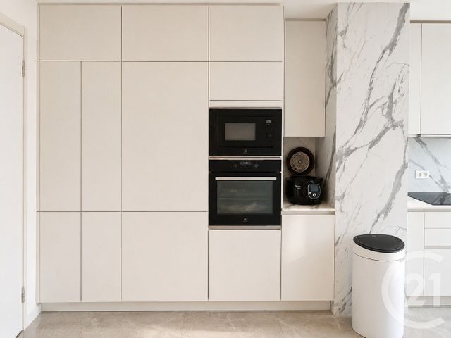 Appartement F4 à vendre - 4 pièces - 126.7 m2 - ROQUEBRUNE CAP MARTIN - 06 - PROVENCE-ALPES-COTE-D-AZUR - Century 21 Agence Molière