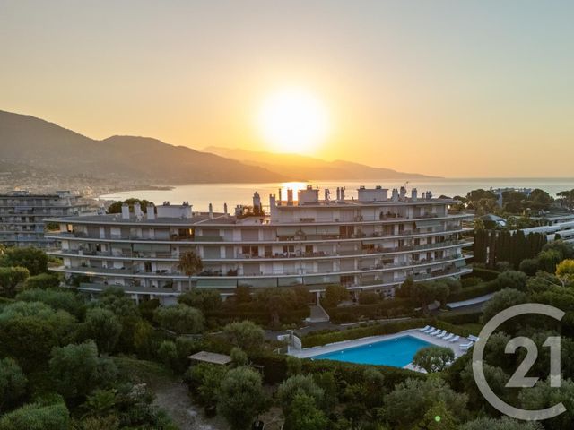 Appartement F4 à vendre - 4 pièces - 126.7 m2 - ROQUEBRUNE CAP MARTIN - 06 - PROVENCE-ALPES-COTE-D-AZUR - Century 21 Agence Molière