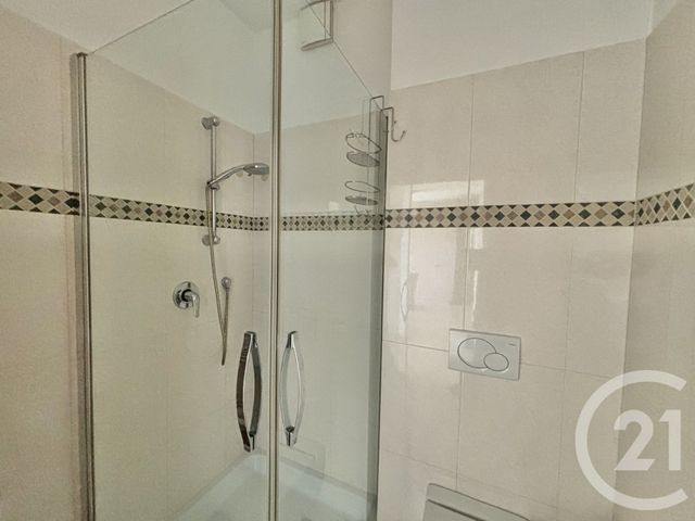 Appartement F3 à louer - 2 pièces - 58.5 m2 - ROQUEBRUNE CAP MARTIN - 06 - PROVENCE-ALPES-COTE-D-AZUR - Century 21 Agence Molière