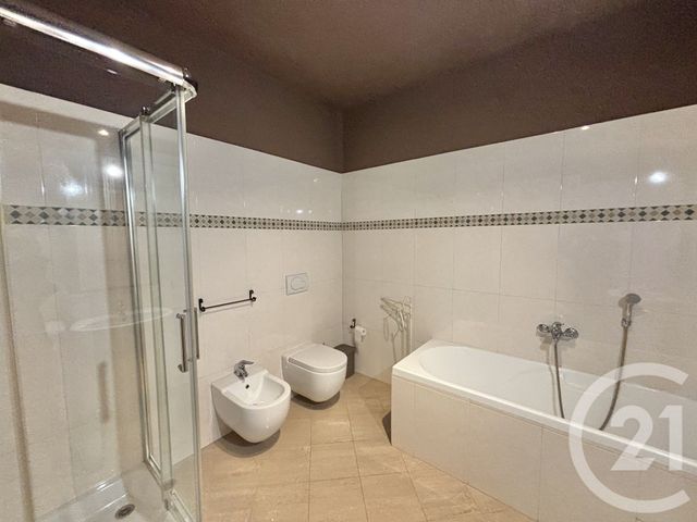 Appartement F2 à louer - 2 pièces - 59.1 m2 - ROQUEBRUNE CAP MARTIN - 06 - PROVENCE-ALPES-COTE-D-AZUR - Century 21 Agence Molière