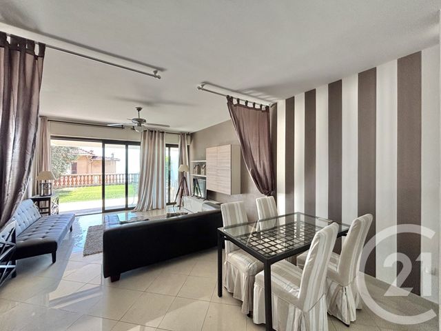 Appartement F2 à louer - 2 pièces - 59.1 m2 - ROQUEBRUNE CAP MARTIN - 06 - PROVENCE-ALPES-COTE-D-AZUR - Century 21 Agence Molière