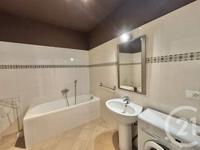 Appartement F2 à louer - 2 pièces - 59.1 m2 - ROQUEBRUNE CAP MARTIN - 06 - PROVENCE-ALPES-COTE-D-AZUR - Century 21 Agence Molière