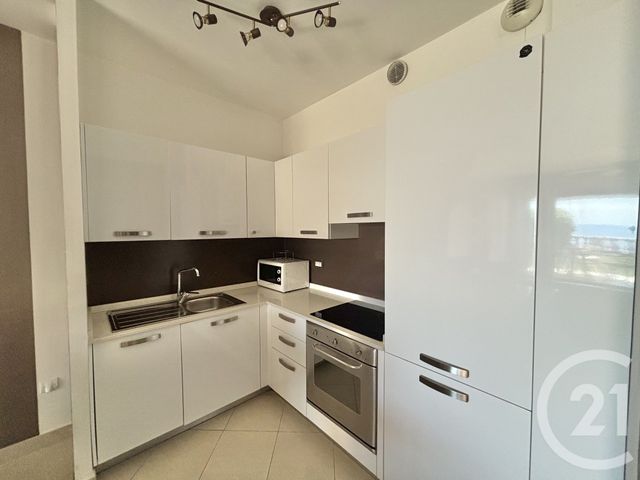 Appartement F2 à louer - 2 pièces - 59.1 m2 - ROQUEBRUNE CAP MARTIN - 06 - PROVENCE-ALPES-COTE-D-AZUR - Century 21 Agence Molière