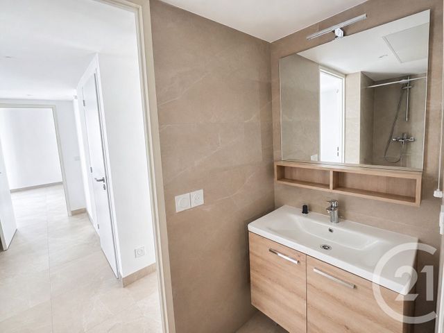 Appartement F3 à vendre - 3 pièces - 59.0 m2 - ROQUEBRUNE CAP MARTIN - 06 - PROVENCE-ALPES-COTE-D-AZUR - Century 21 Agence Molière
