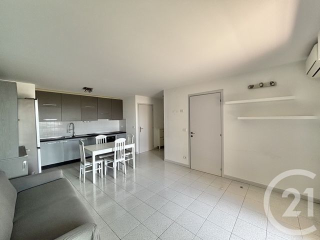 Appartement F2 à louer - 2 pièces - 45.44 m2 - ROQUEBRUNE CAP MARTIN - 06 - PROVENCE-ALPES-COTE-D-AZUR - Century 21 Agence Molière