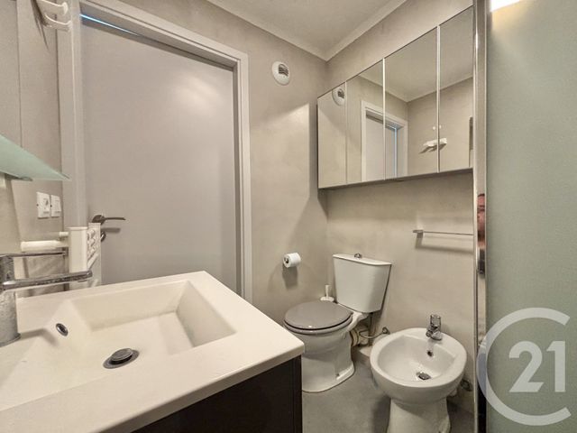Appartement F2 à louer - 2 pièces - 45.44 m2 - ROQUEBRUNE CAP MARTIN - 06 - PROVENCE-ALPES-COTE-D-AZUR - Century 21 Agence Molière