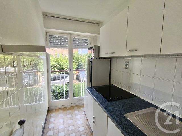 Appartement F1 à louer - 1 pièce - 26.34 m2 - ROQUEBRUNE CAP MARTIN - 06 - PROVENCE-ALPES-COTE-D-AZUR - Century 21 Agence Molière