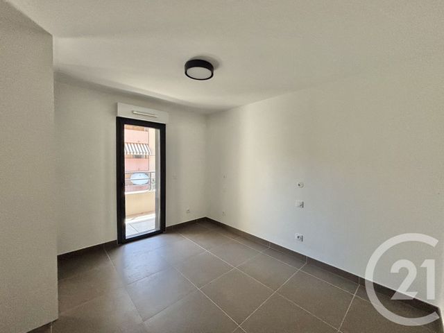 Appartement F3 à louer - 3 pièces - 55.21 m2 - ROQUEBRUNE CAP MARTIN - 06 - PROVENCE-ALPES-COTE-D-AZUR - Century 21 Agence Molière