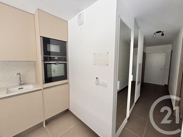 Appartement F3 à louer - 3 pièces - 55.21 m2 - ROQUEBRUNE CAP MARTIN - 06 - PROVENCE-ALPES-COTE-D-AZUR - Century 21 Agence Molière